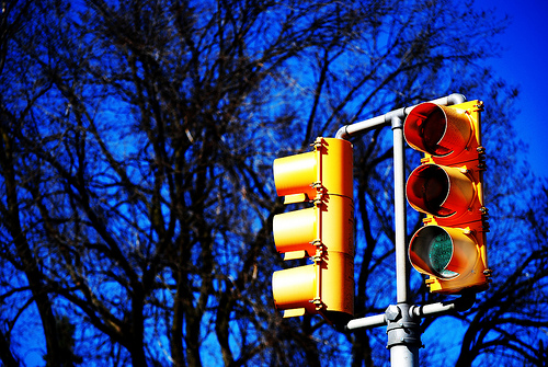 Trafic light par Mad House Photography (https://www.flickr.com/photos/mad_house_photography/4440871380/sizes/m/in/photostream/)